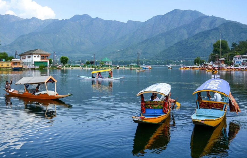 Glorious Kashmir 06 Nights 07 Days Tour Package Upto 33% Off